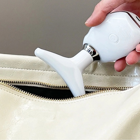 NIB Intense Pulsed LED Light At-Home Skin Care Wrinkle Reducer & Massager - Picture 4 of 9